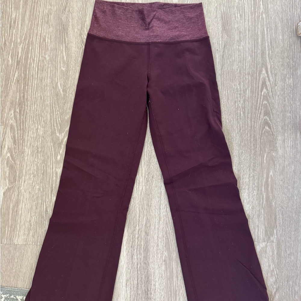 Lululemon Bell-bottom yoga pants. Maroon. Size 6